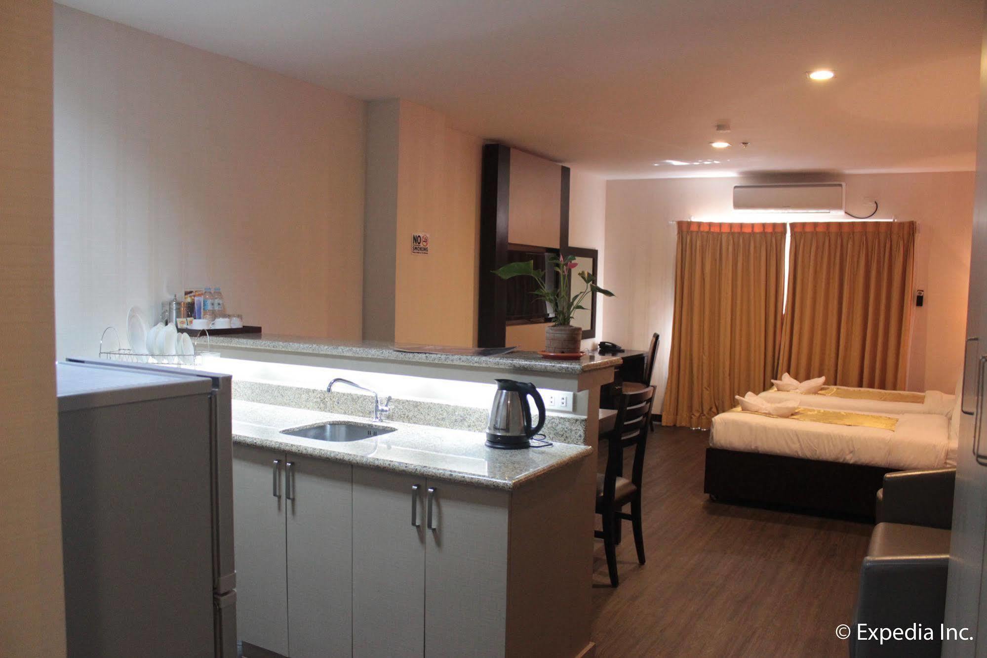 Sun Plaza Subic Hotel Olongapo Esterno foto