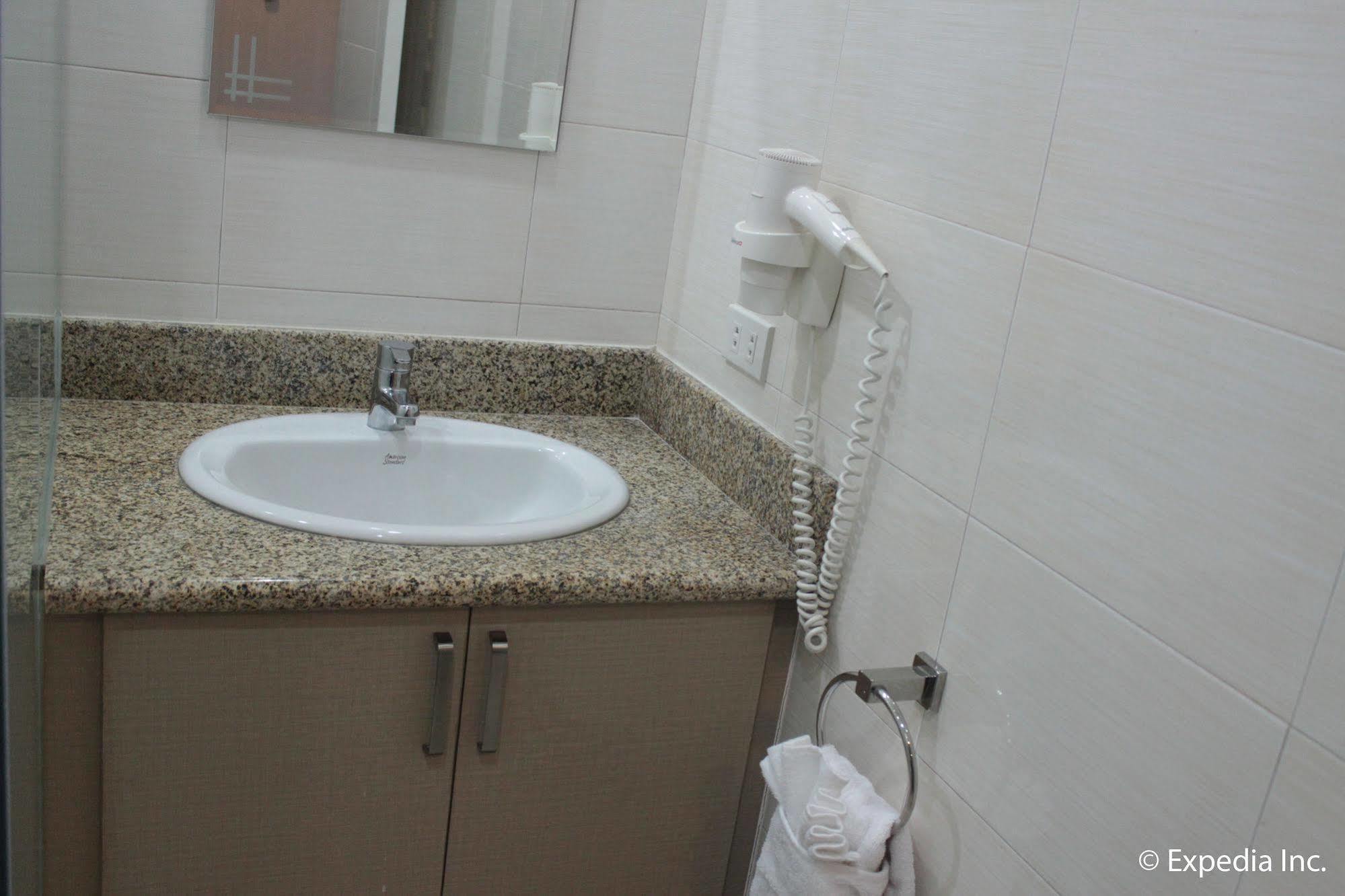 Sun Plaza Subic Hotel Olongapo Esterno foto